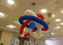 Надписи и фигуры из шаров