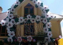 Гирлянды распускающихся цветов